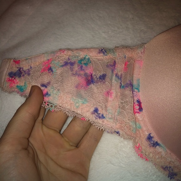 Victoria’s Secret Strapless Bra - Picture 3 of 4